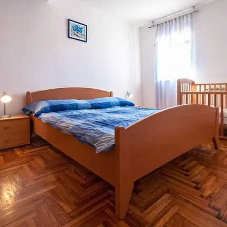 Peaceful With Beautiful Sea View Apartment